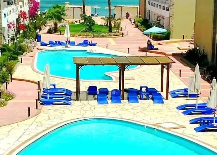 Üdülőközpont Cecilia Chalets- *