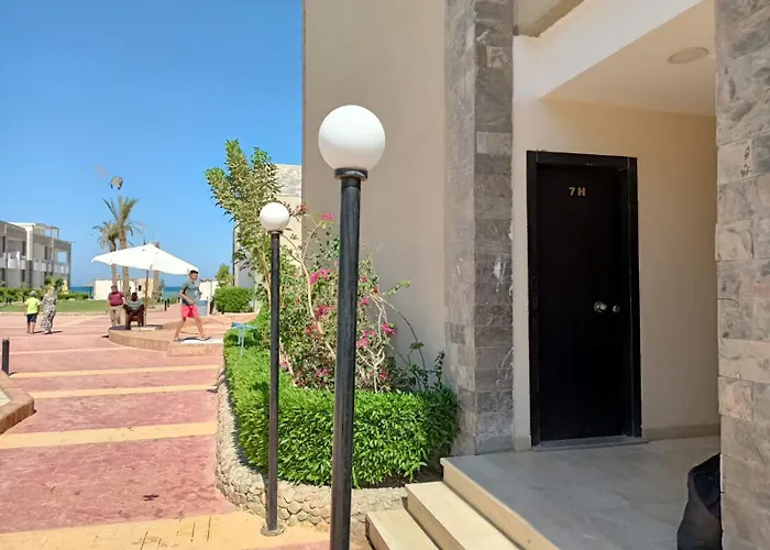 Üdülőközpont Cecilia Chalets- *